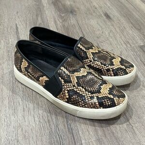 VINCE Size 7 Women’s Snakeskin Slip On Loafer Shoes